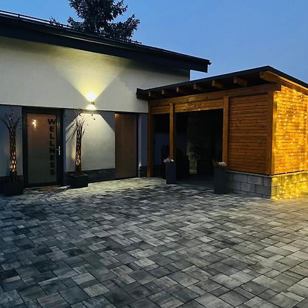 Vila Lemar Wellness & Spa Huncovce Exterior photo